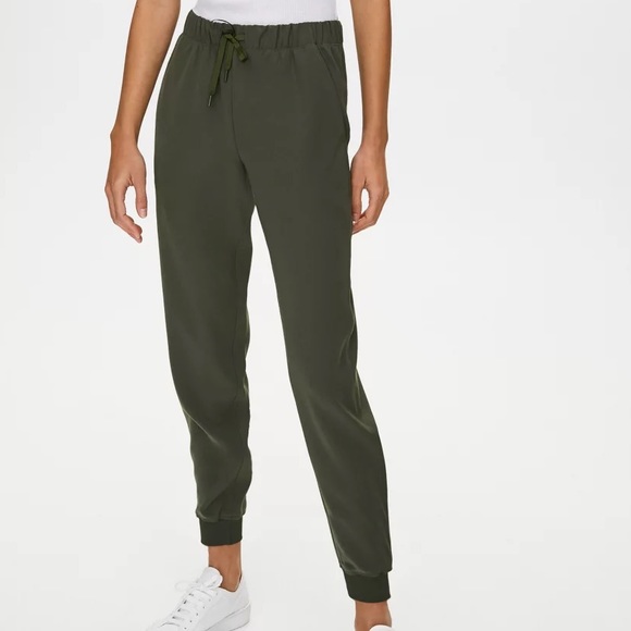 Black Aritzia Group by Babaton Electron Jogger - Picture 1 of 10